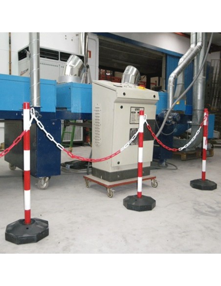 Poste separador con cadena Poste separador con cadena