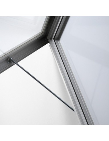 Vitrinas de anuncios con patas