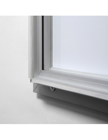 Vitrinas de anuncios con patas